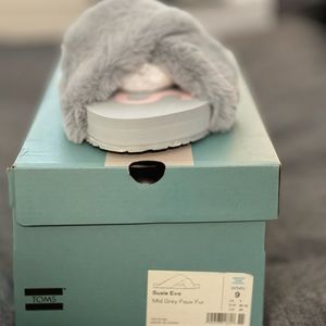 NWT… Toms grey fuzzy slides. Never worn. Very comfortable. New with tags.